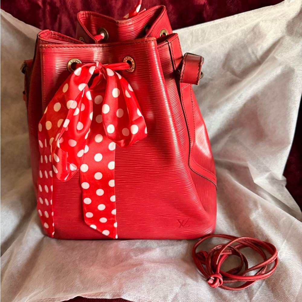 Louis Vuitton Noe Bucket Bag-Epi Leather
